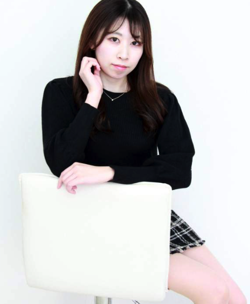 山田　美咲 - 27歳