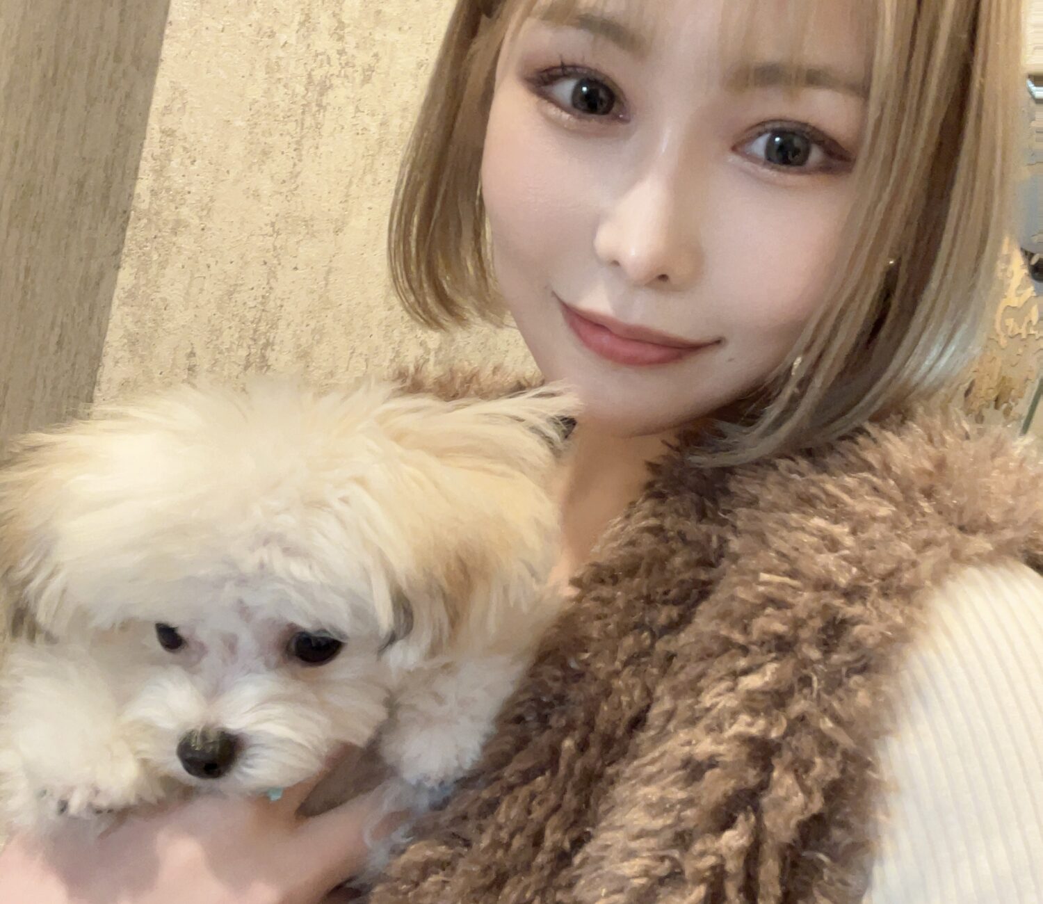 麻倉　梓 - 27歳