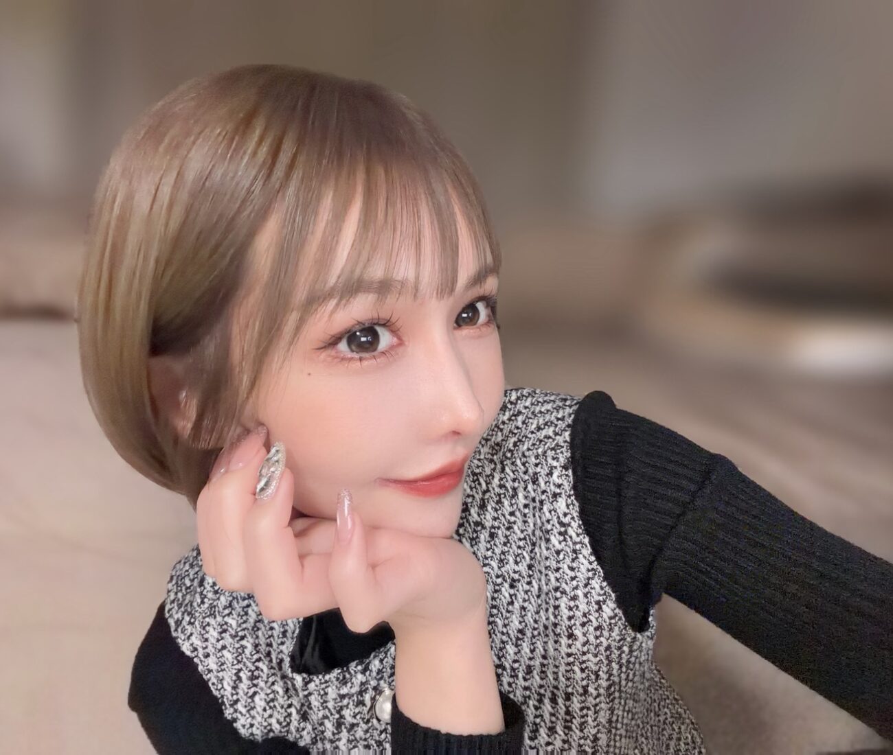 麻倉　梓 - 27歳