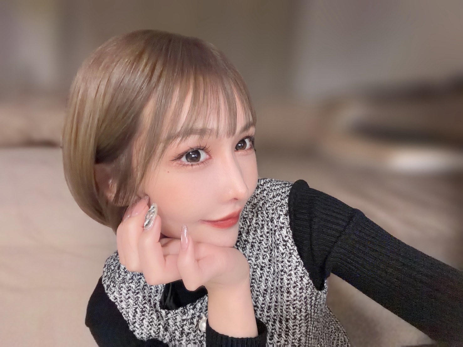 麻倉　梓 - 27歳