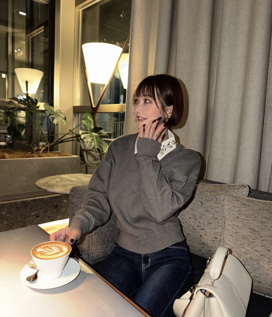 麻倉　梓 - 27歳