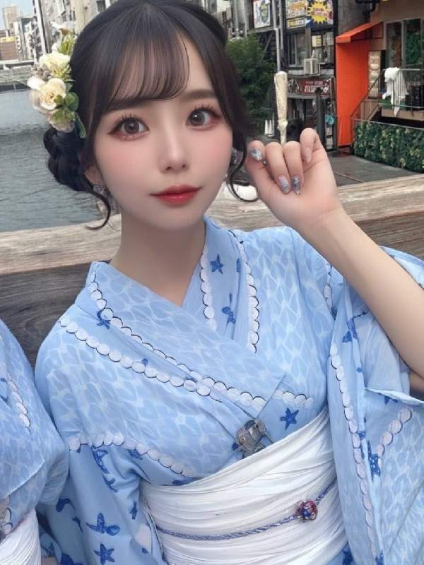 綾瀬　美波 -27歳