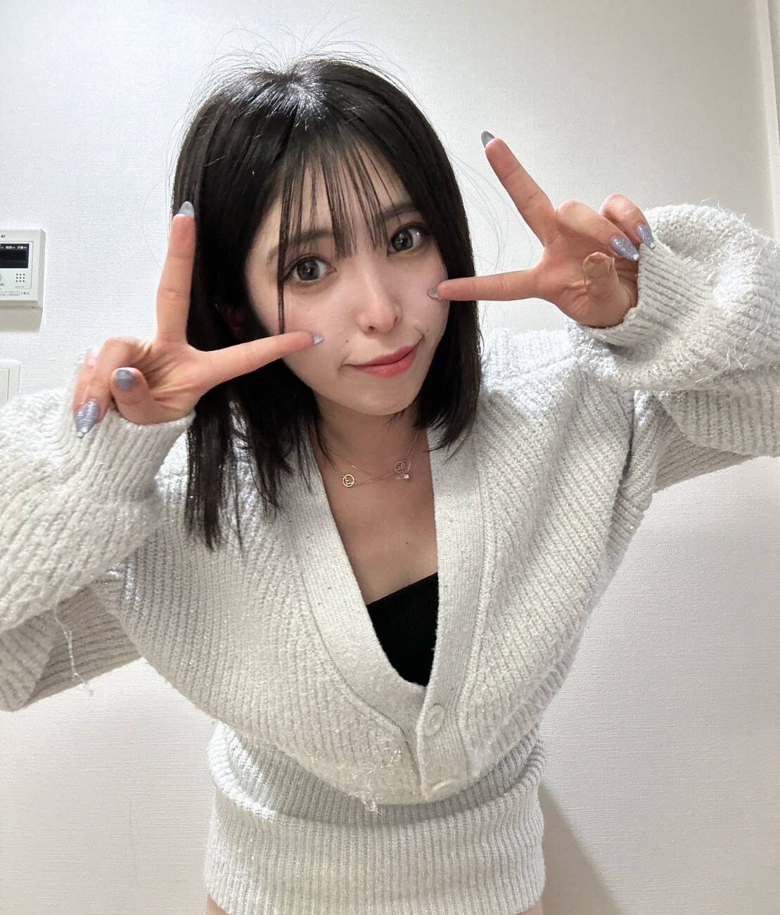 月城　めぐ- 22歳