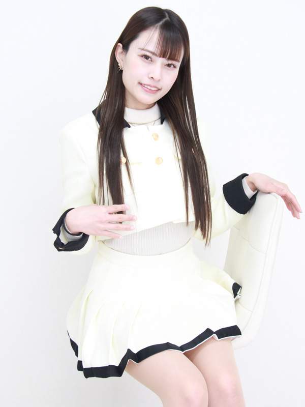 桜　優杏 - 23歳