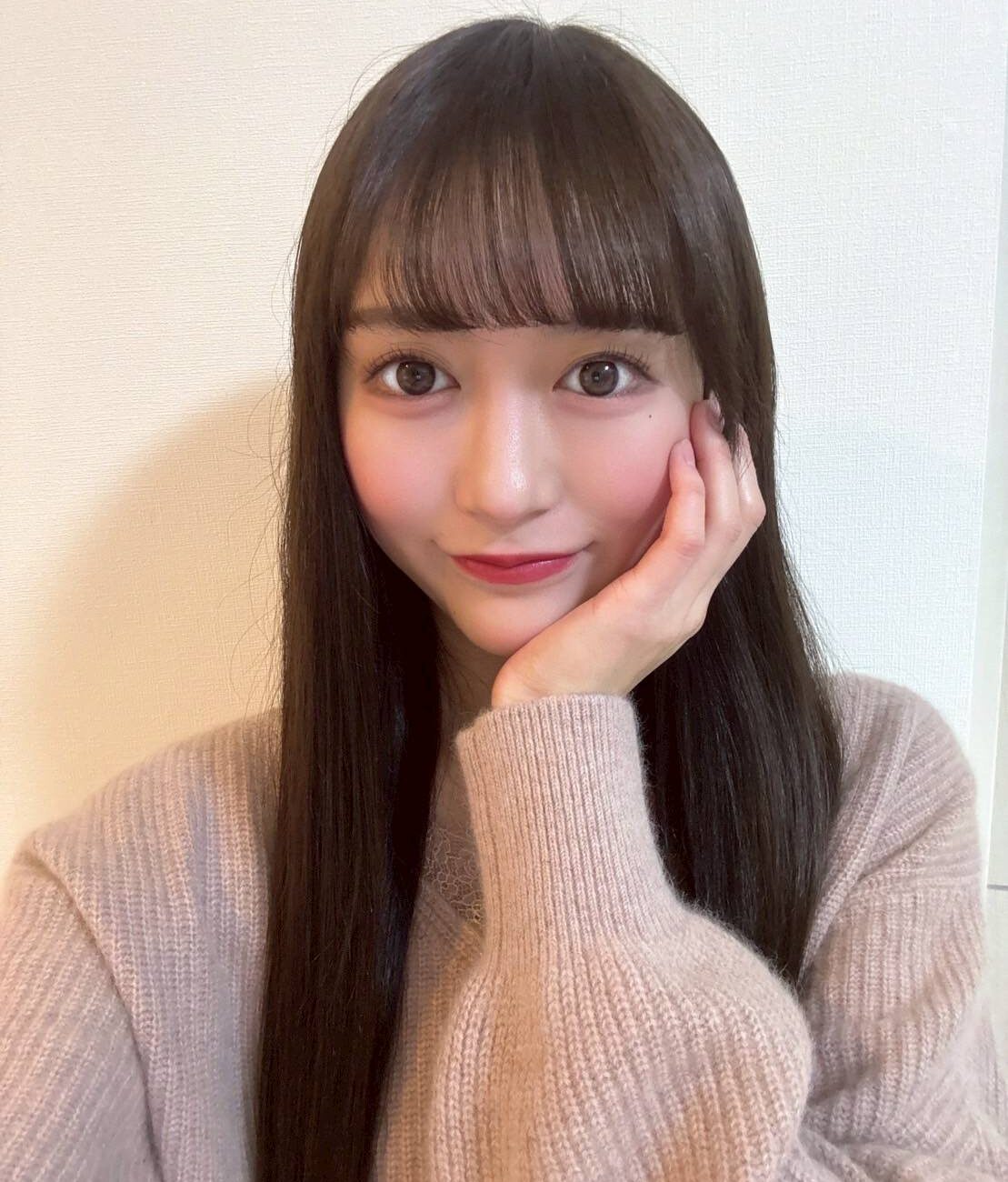 山本　ここな - 25歳