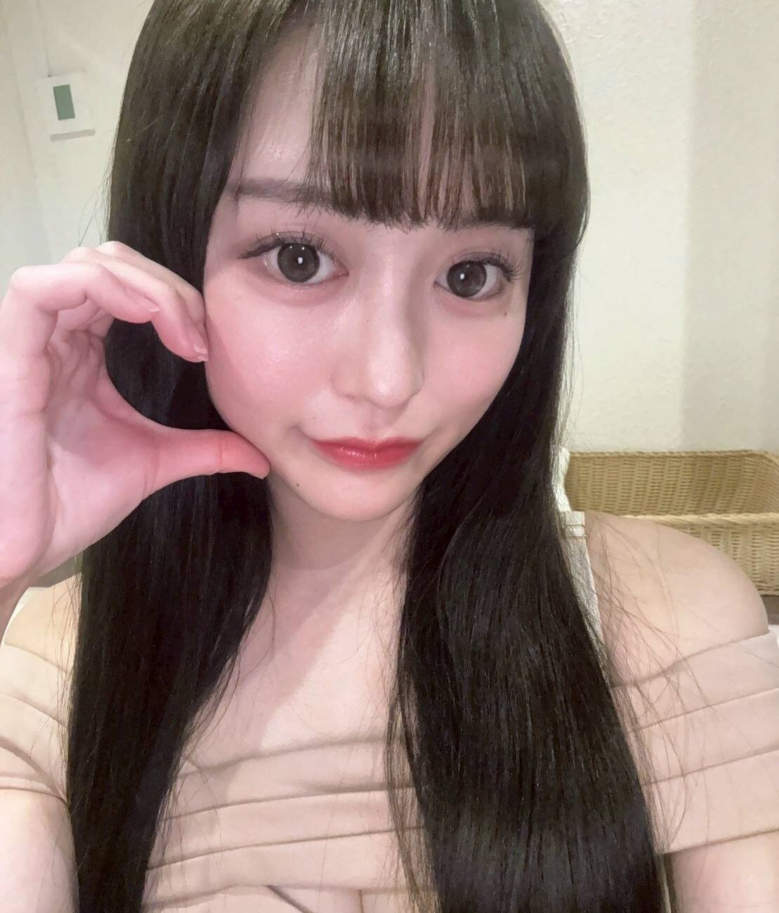 山本　ここな - 25歳