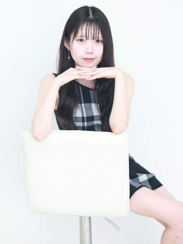 伊月　美奈 - 23歳