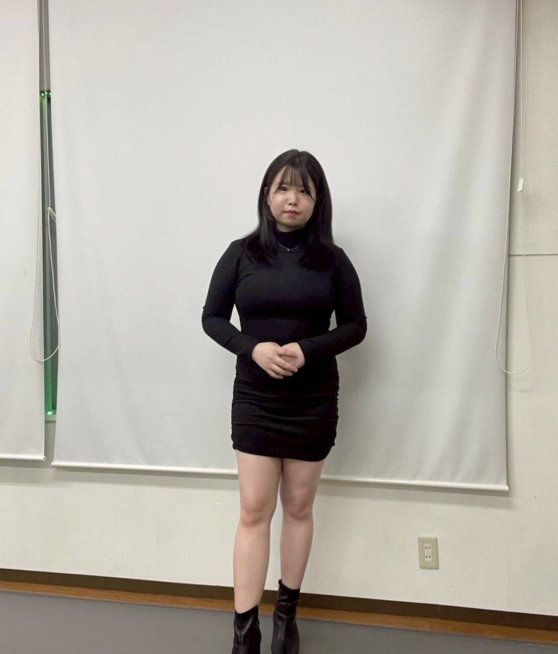 望月　玲奈 - 24歳