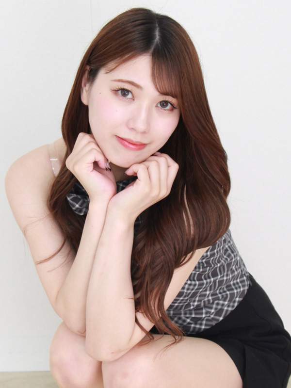 安達　乃々 - 23歳