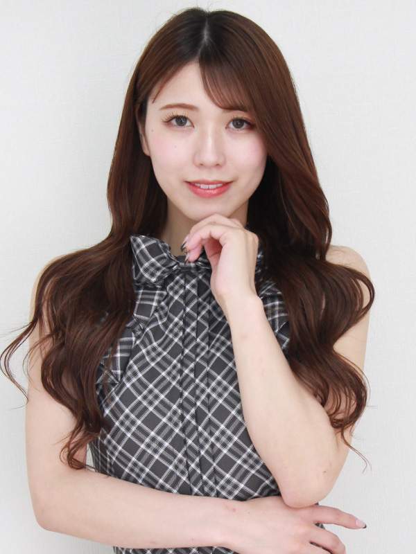 安達　乃々 - 23歳