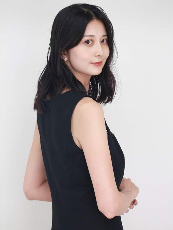 西崎　梨奈 - 37歳