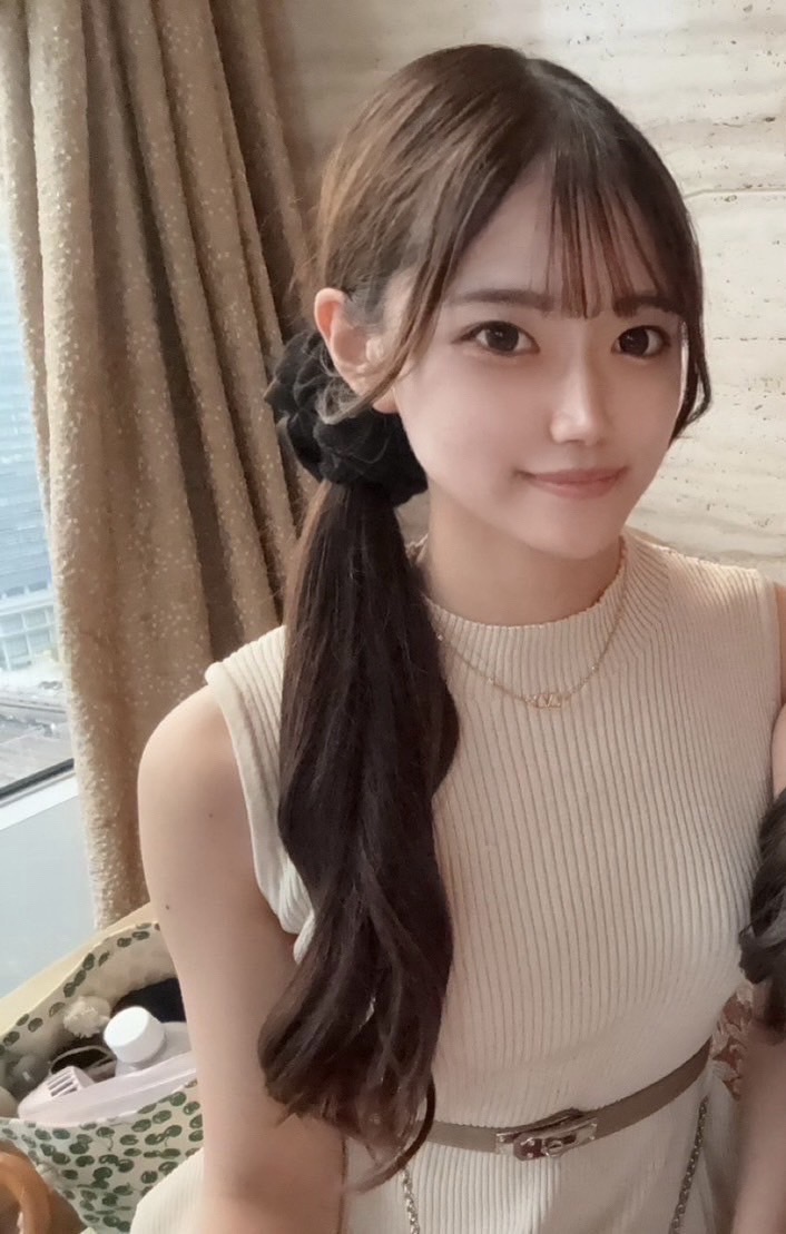 芹沢　璃乃 – 20歳