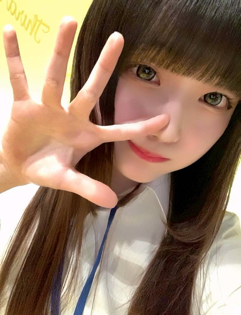 姫乃　ゆあ – 18歳