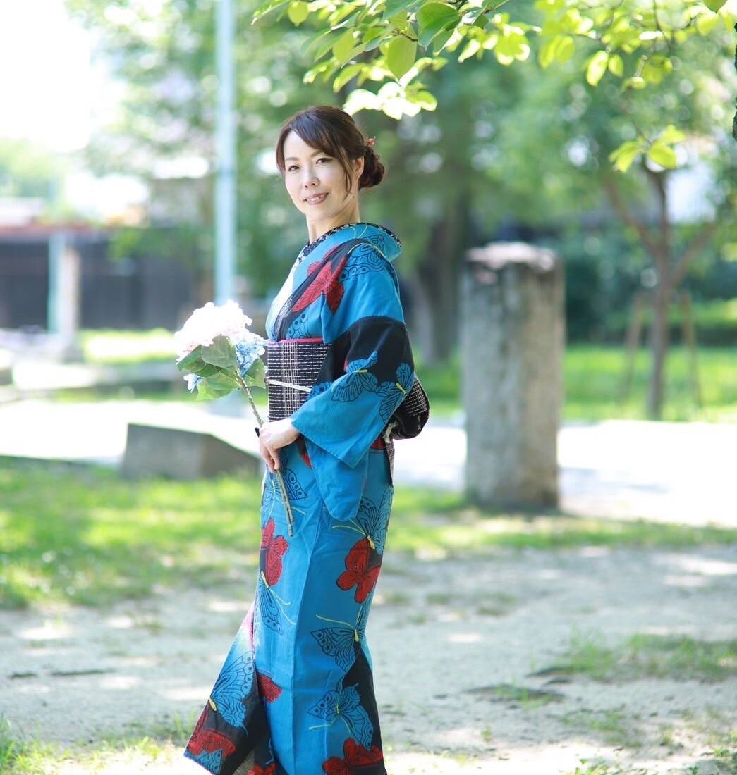 小牧　加奈 – 46歳