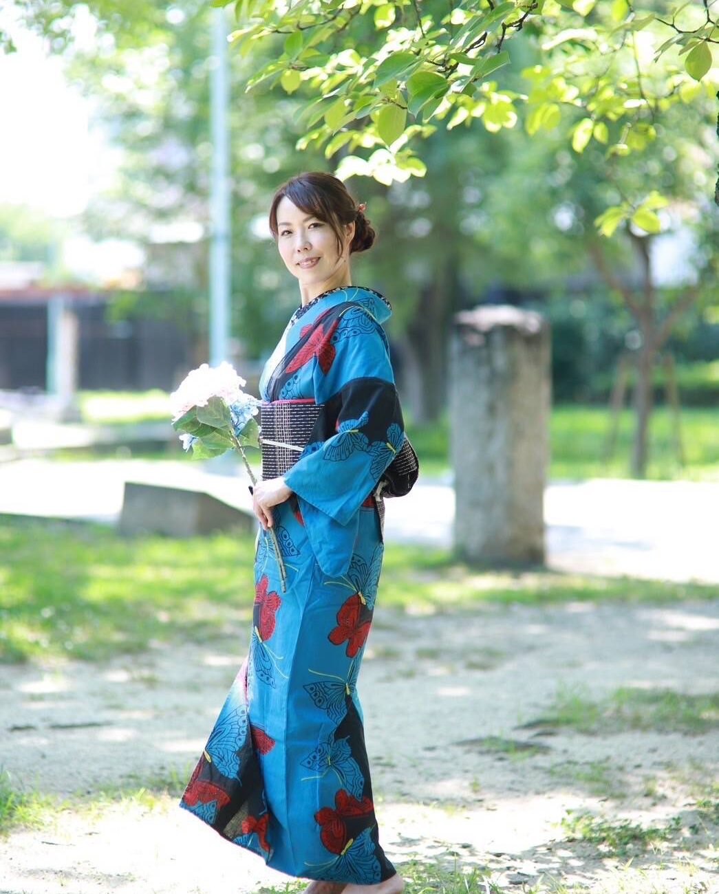 小牧　加奈 – 46歳