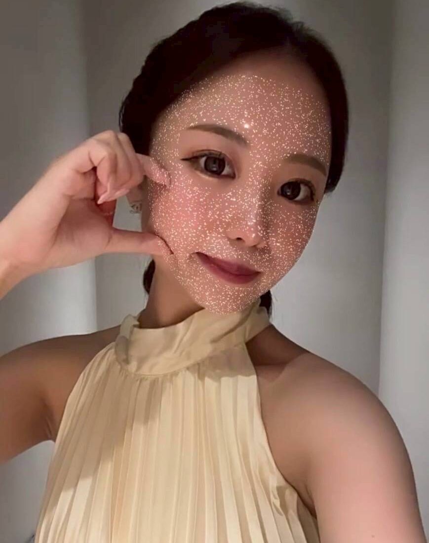 小栗　桃– 25歳