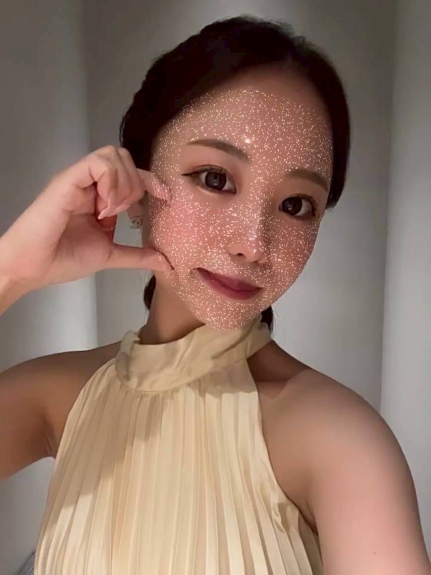 小栗　桃– 25歳