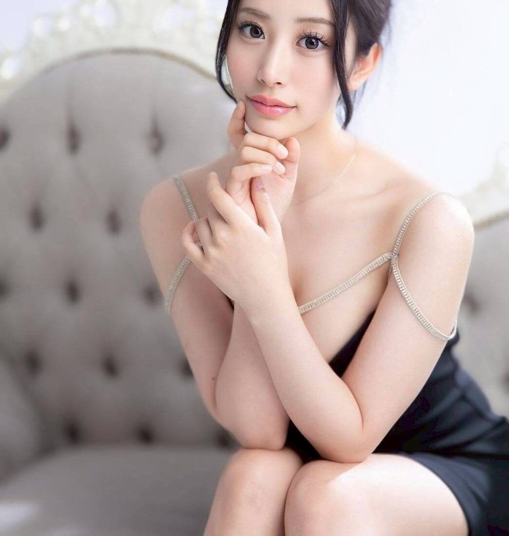 佐々木　麗奈 - 23歳