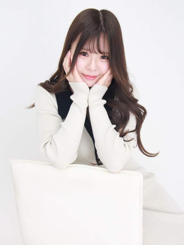 白川　花穂 – 25歳