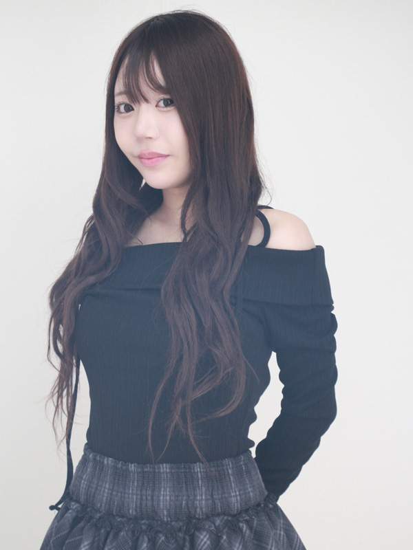 佐々木　莉央 - 24歳