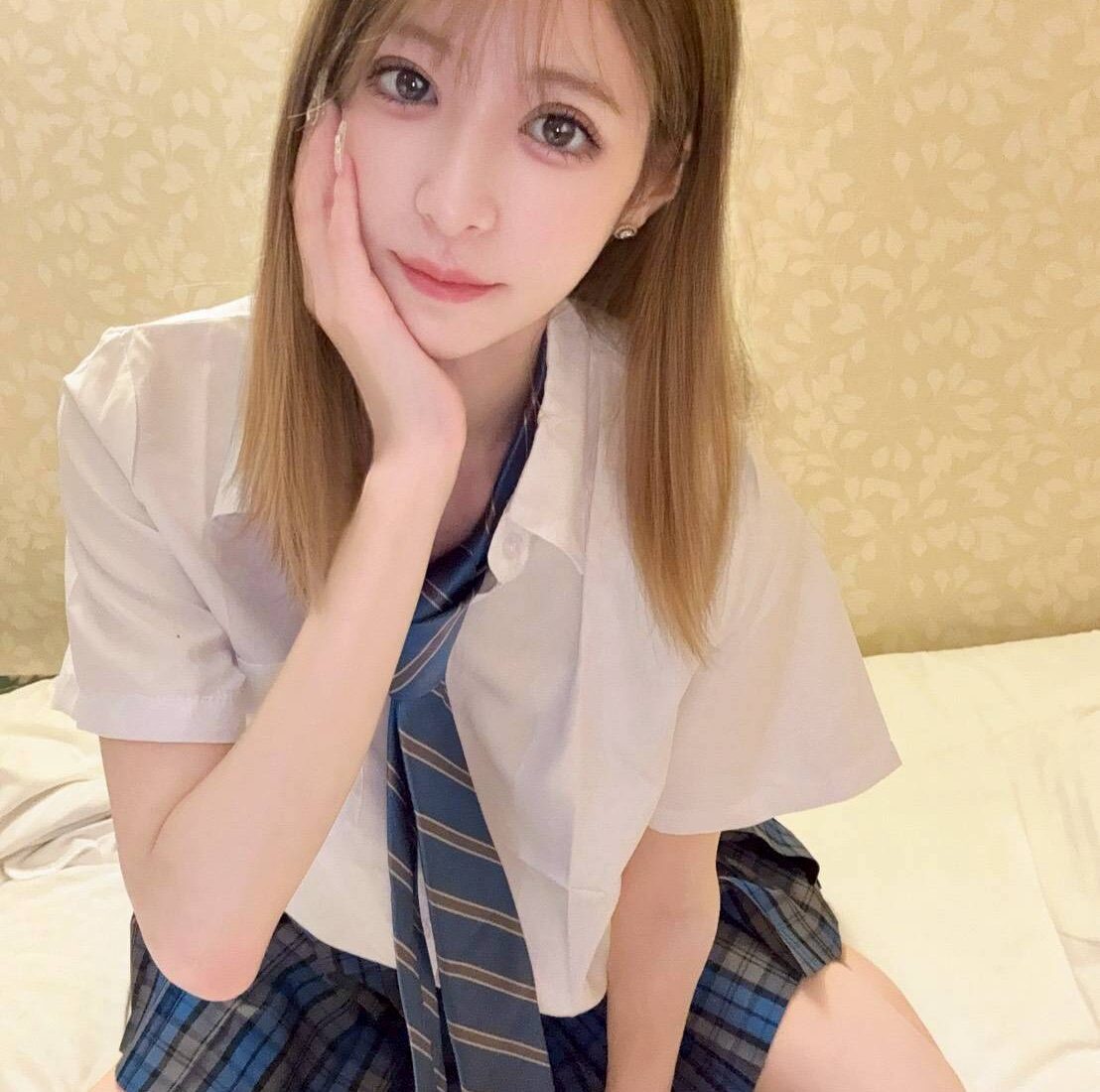 冬月　好美 – 21歳