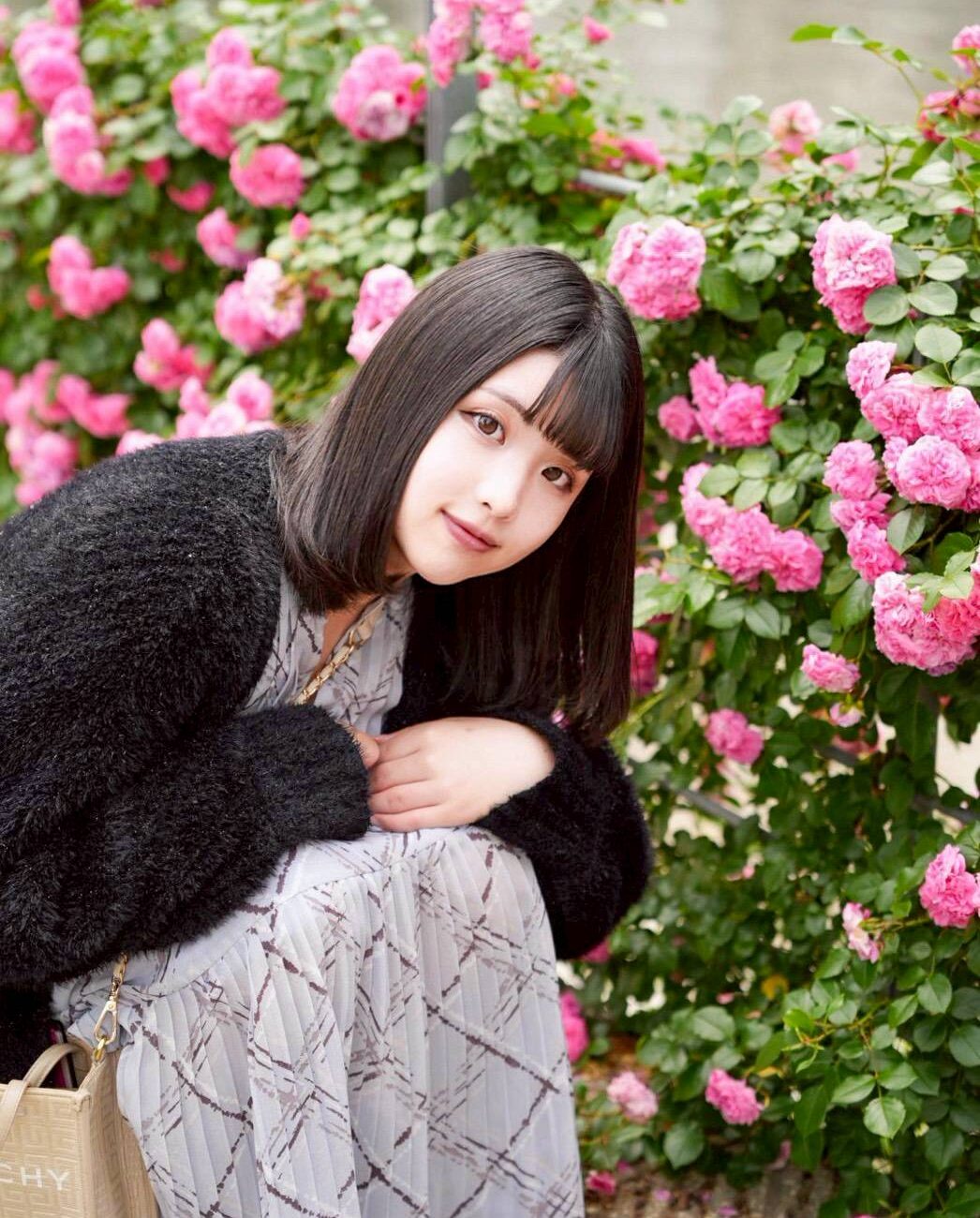 百瀬　ひな - 24歳