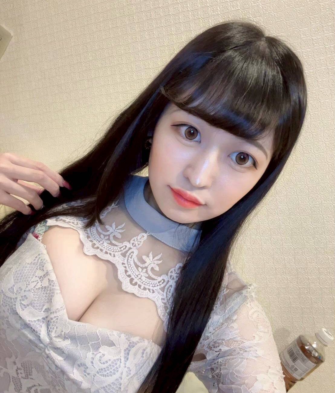 北田　あかり - 25歳